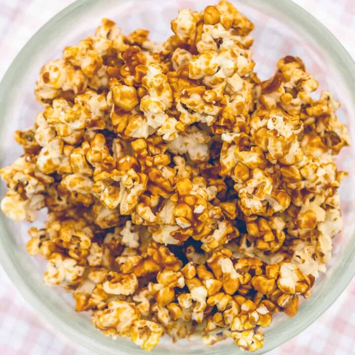 sugar free caramel popcorn in a bowl.