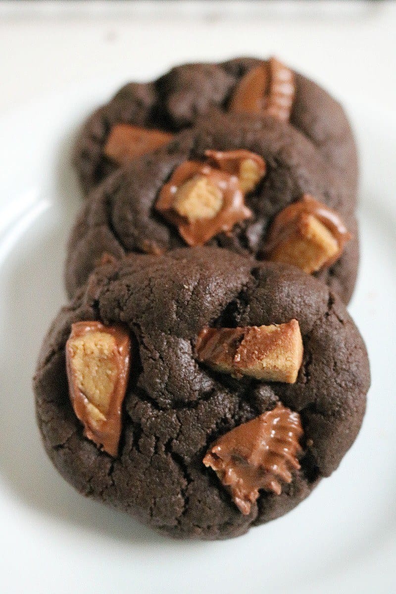 chocolate peanut butter cup cookies 