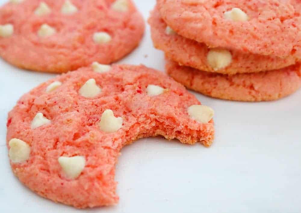 strawberry cheesecake cookies