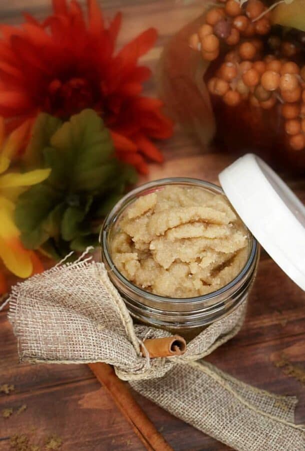 DIY warm vanilla sugar scrub.