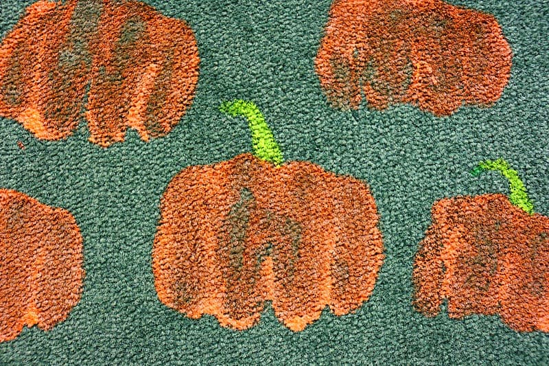 handprint pumpkin