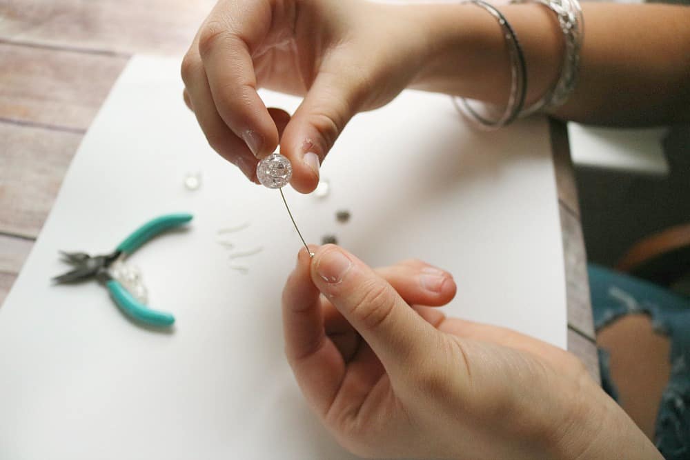 diy beaded snowman earrings