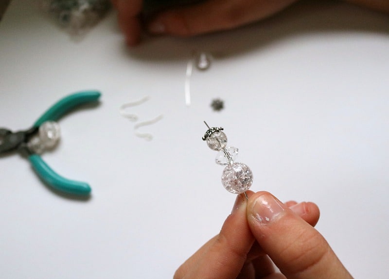 diy beaded snowman earrings