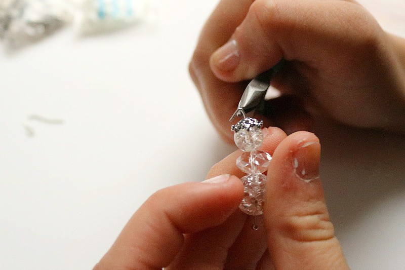 diy beaded snowman earrings