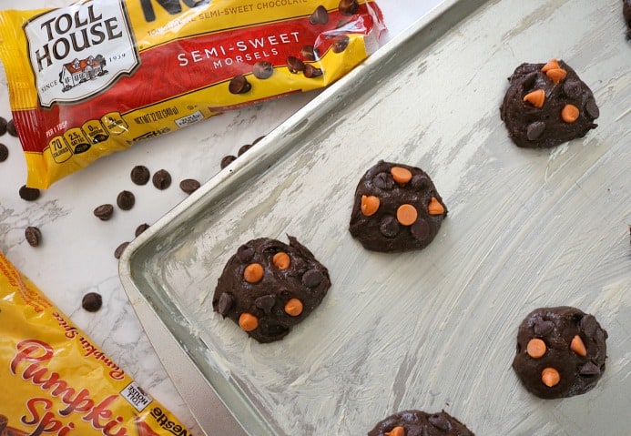 sheet pan with cookies. 