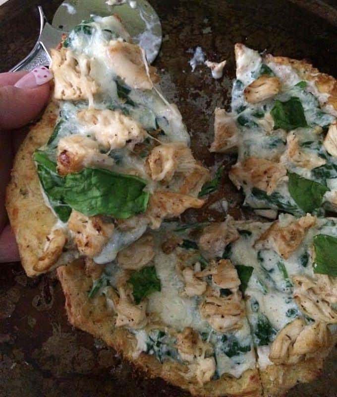 Keto Pizza, Grilled Chicken & Spinach Only 2.5 NET Carbs