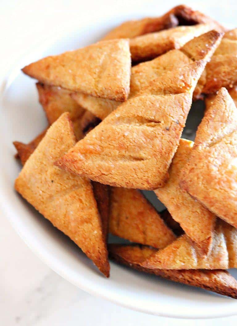 Keto CheezIts Style Cheddar Crackers, HUGE Flavor & Crunch