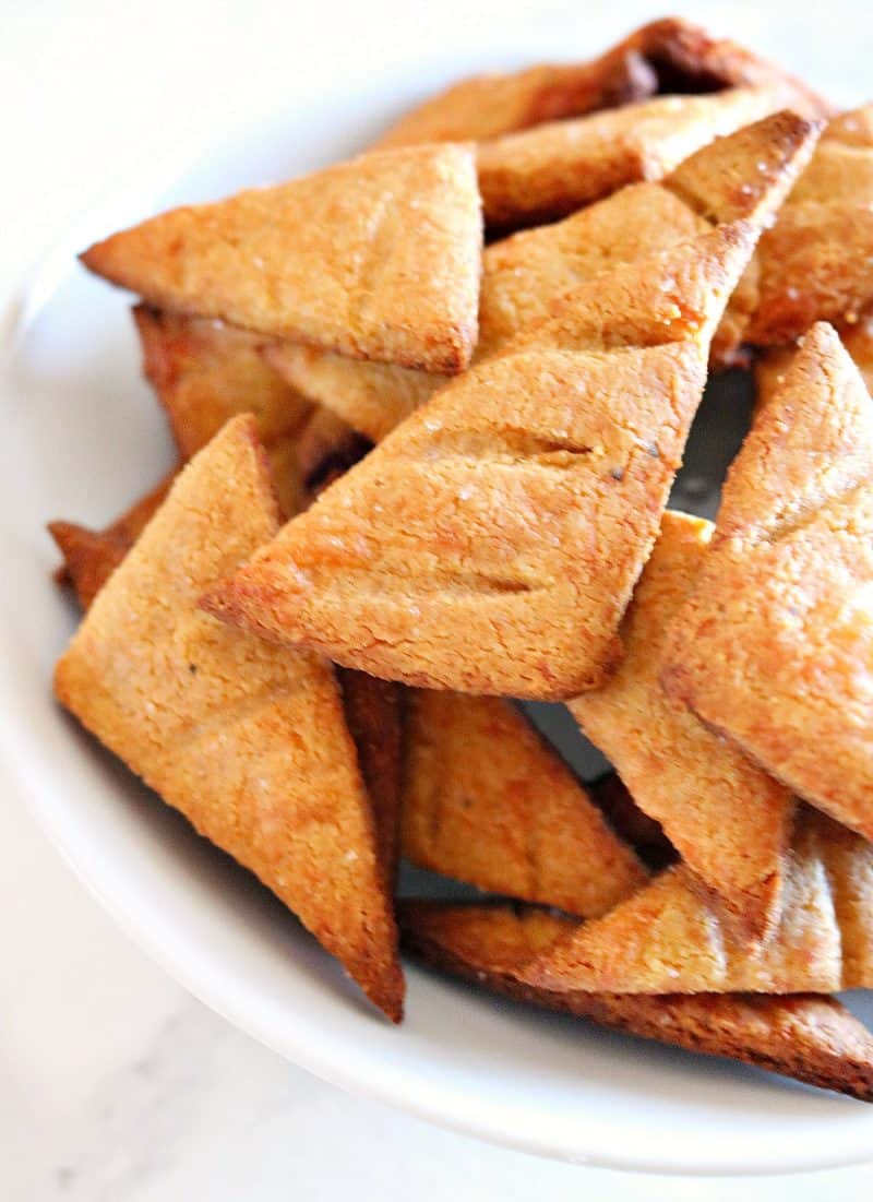 Keto Crackers Fits Macros PERFECTLY! Crunchy, salty, cheesey