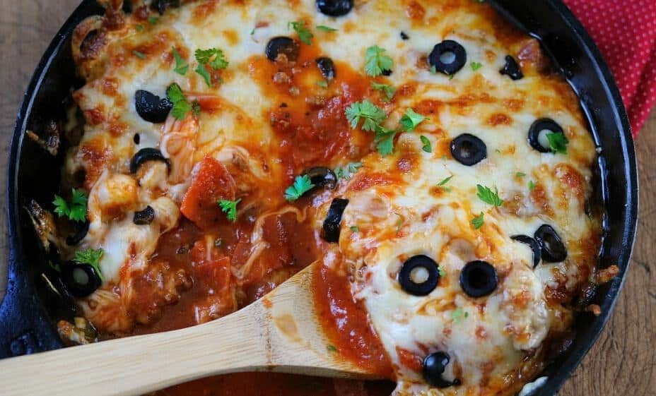 https://howtothisandthat.com/wp-content/uploads/2017/10/KETO-pizza-1.jpg