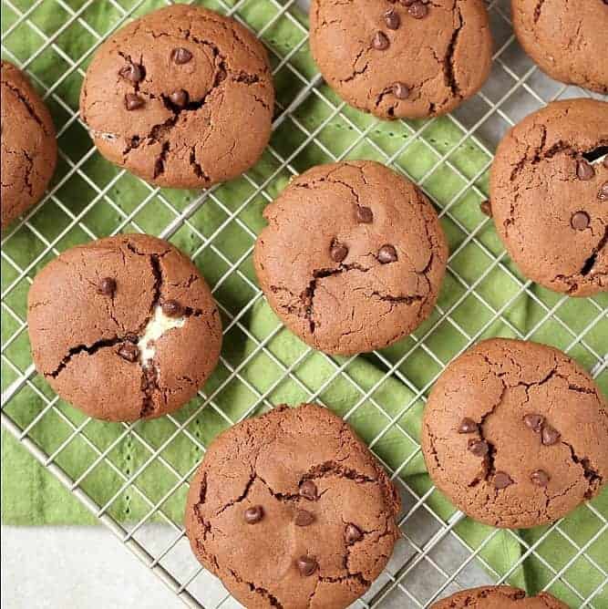 stuffed hot cocoa cookies