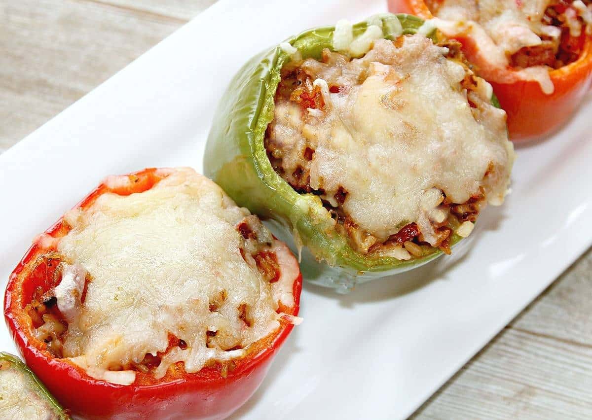 keto stuffed peppers on a plate.