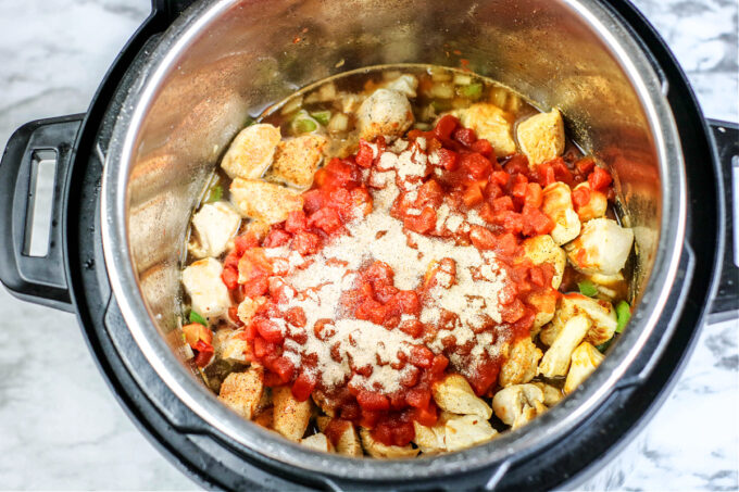 keto chicken with tomatoes in instant pot. 