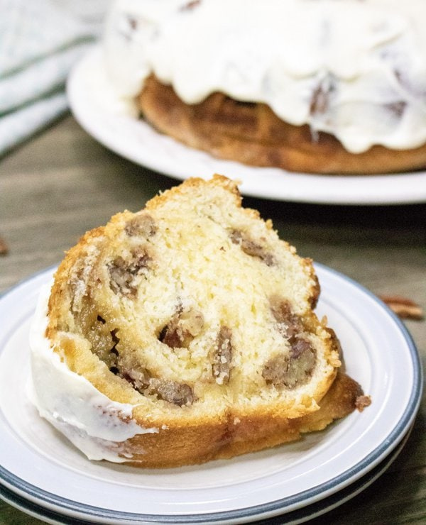 Roundup Image for Pecan Pie Cake Recipes