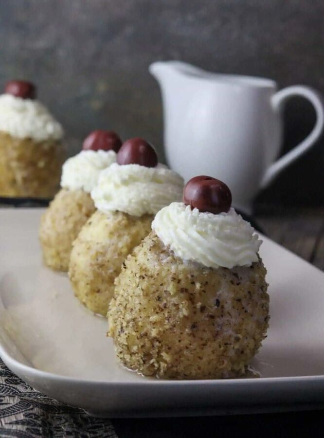 Roundup image for Thanksgiving/Christmas Desserts